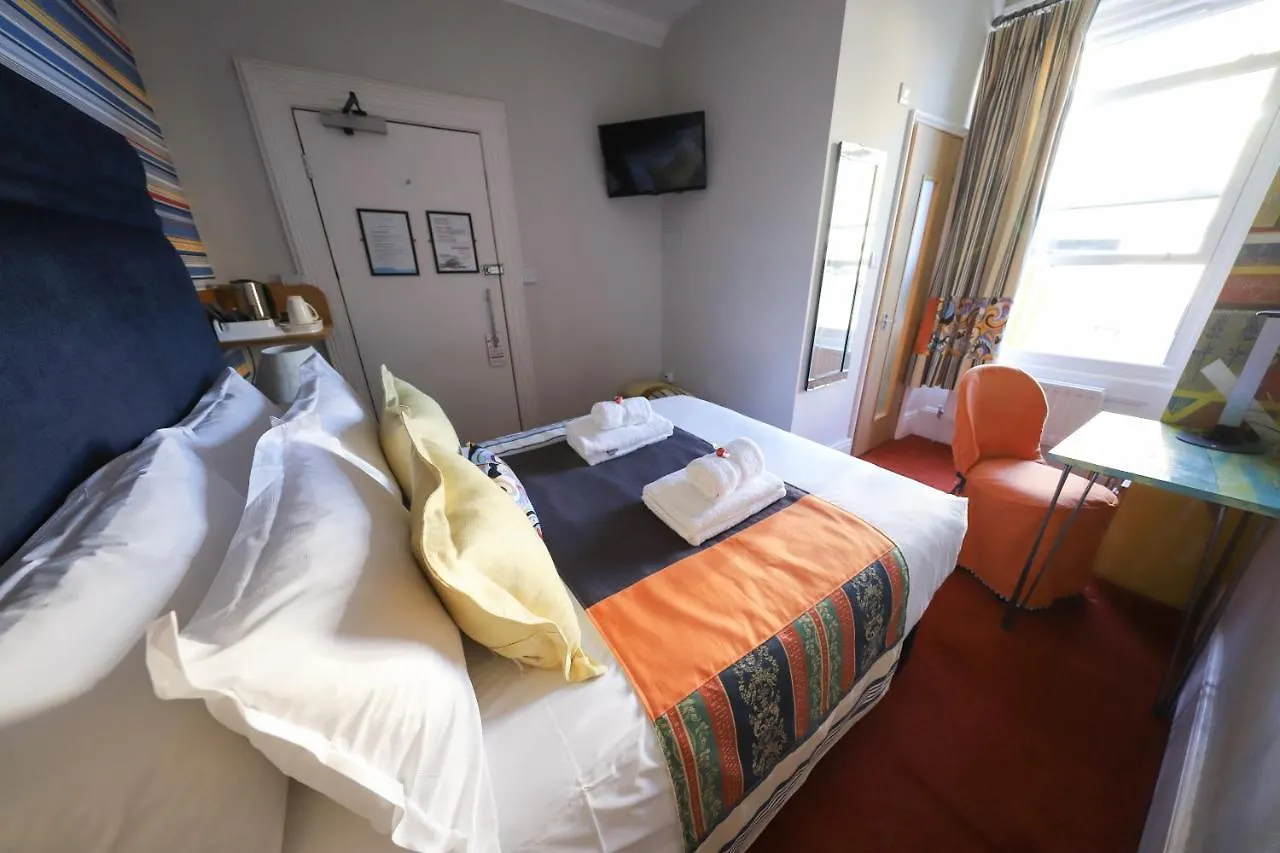 Innit Cavalaire Brighton Guest house