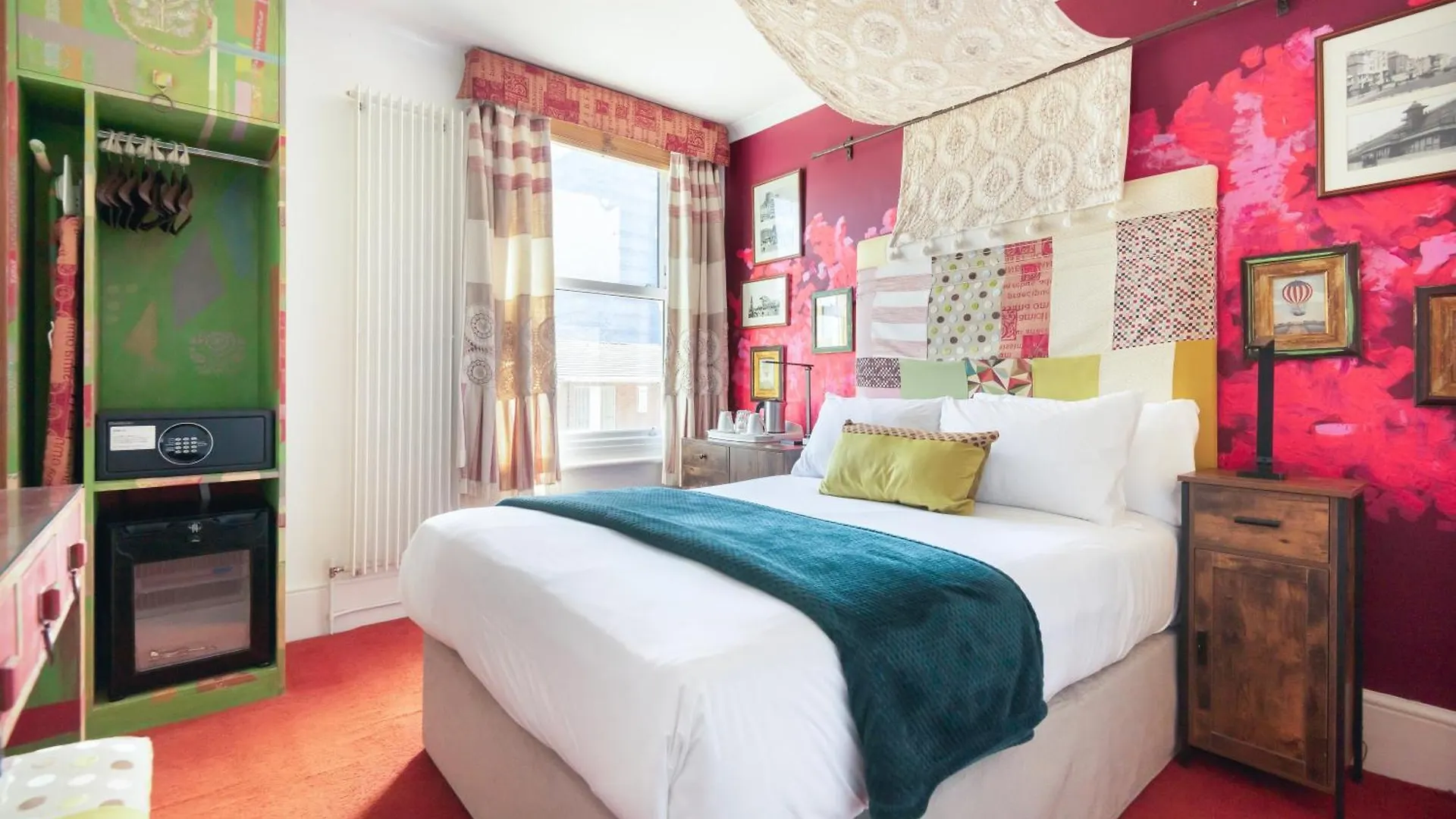 Innit Cavalaire Brighton Guest house