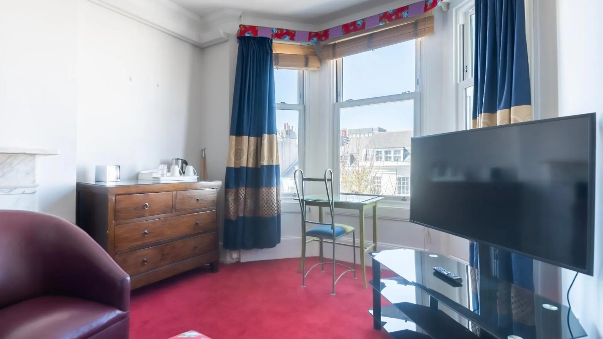 Innit Cavalaire Brighton Guest house