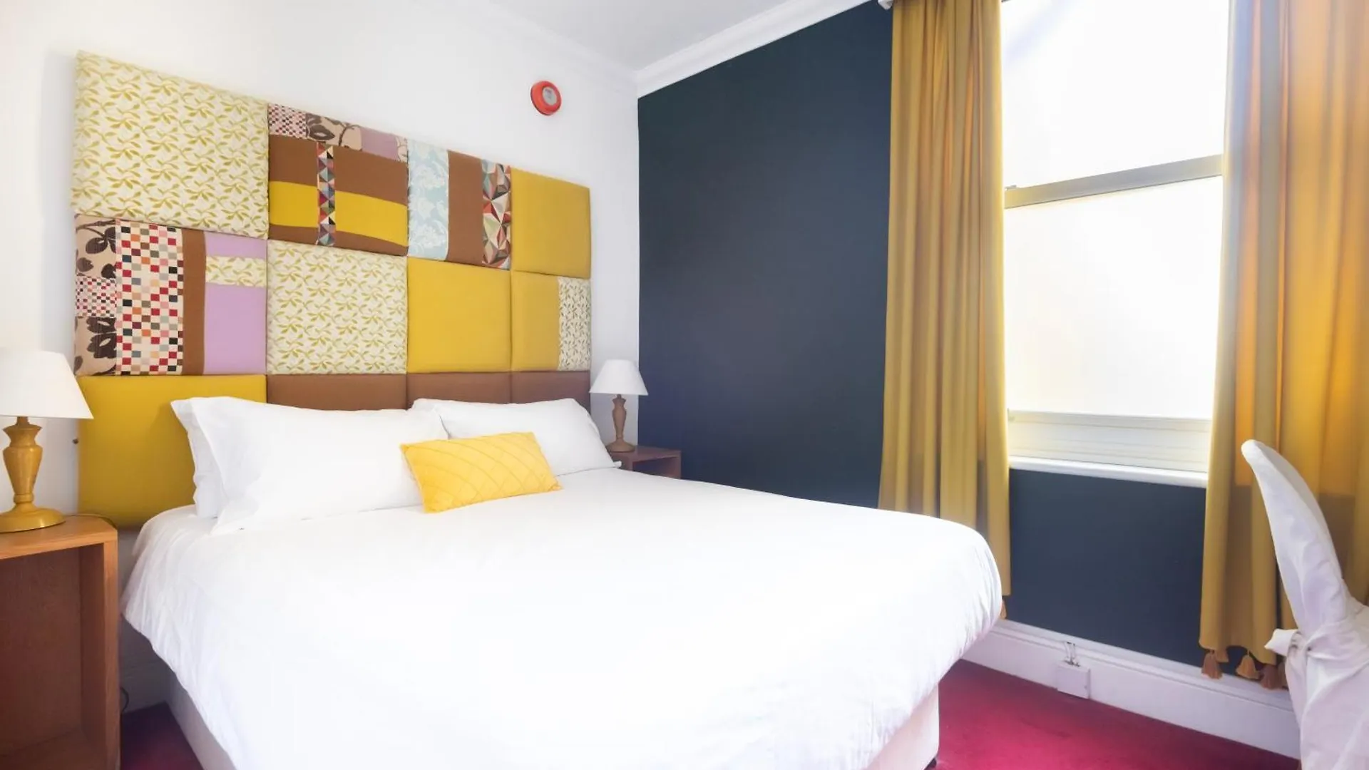 Innit Cavalaire Brighton Guest house