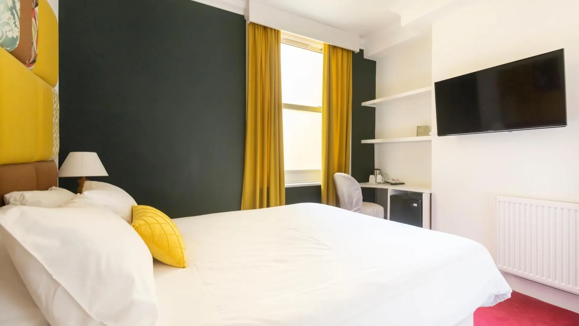 Innit Cavalaire Brighton Guest house