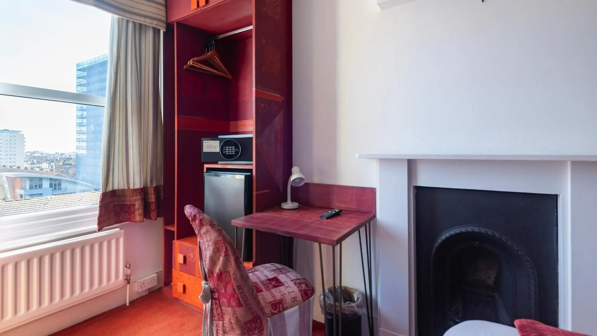 Innit Cavalaire Brighton Guest house