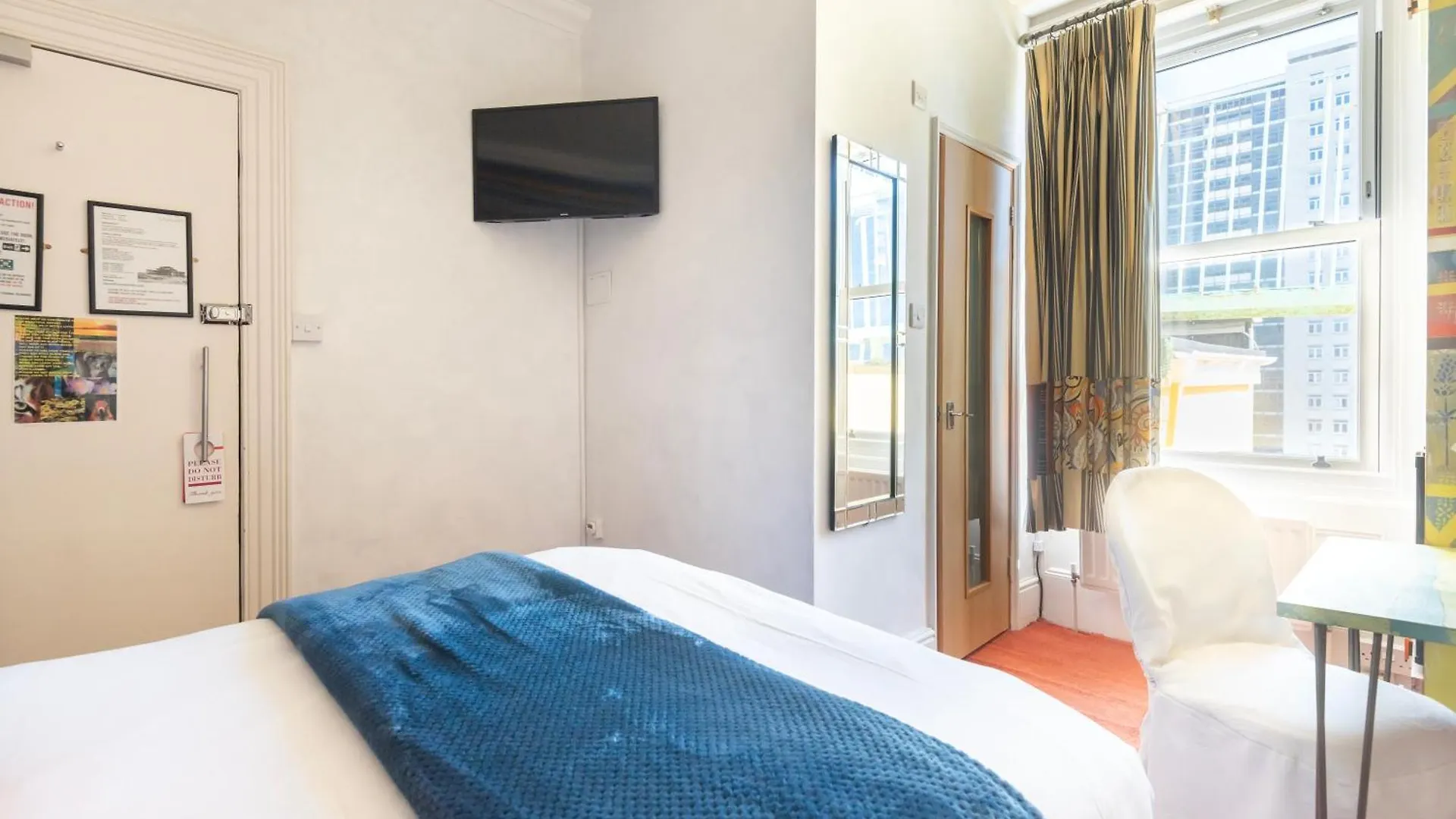 Innit Cavalaire Brighton Guest house